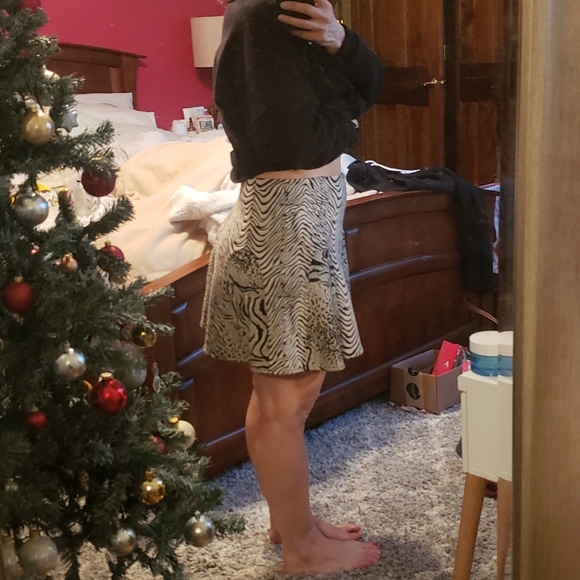 Victoria Secret A line skirt - Picture 6 of 7